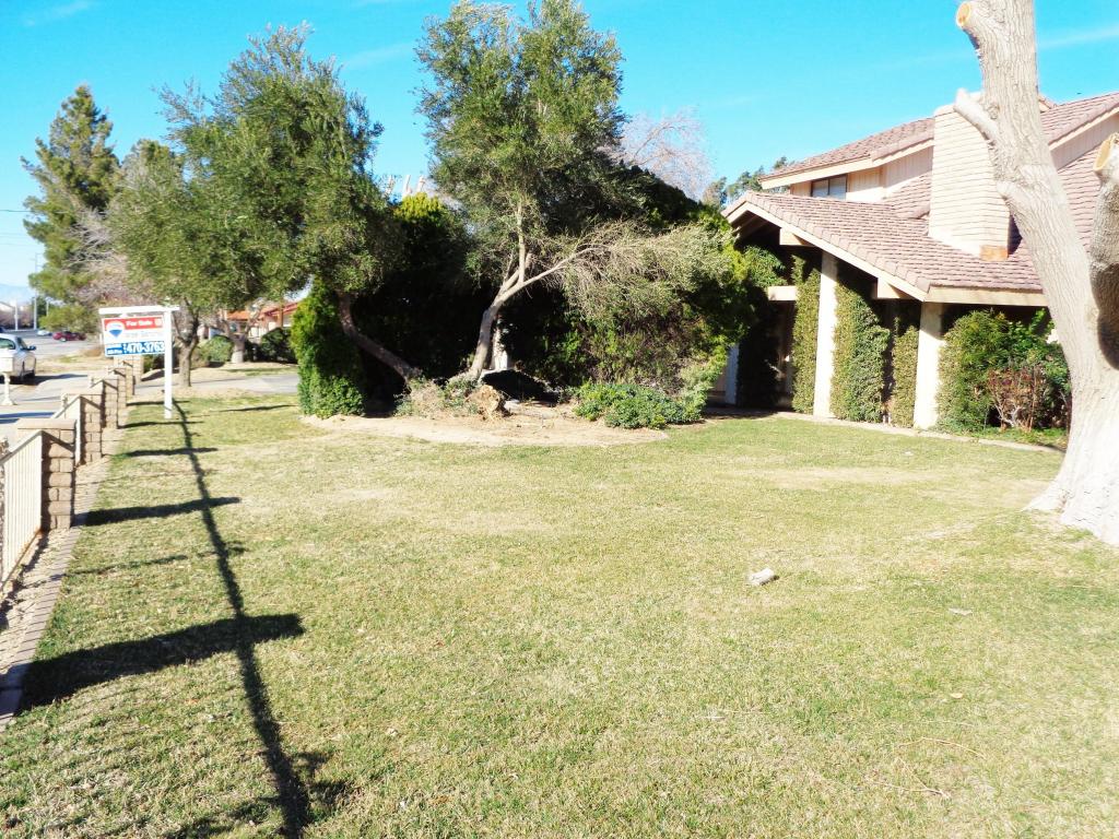 42722 W 20th Street, Lancaster, CA 93534