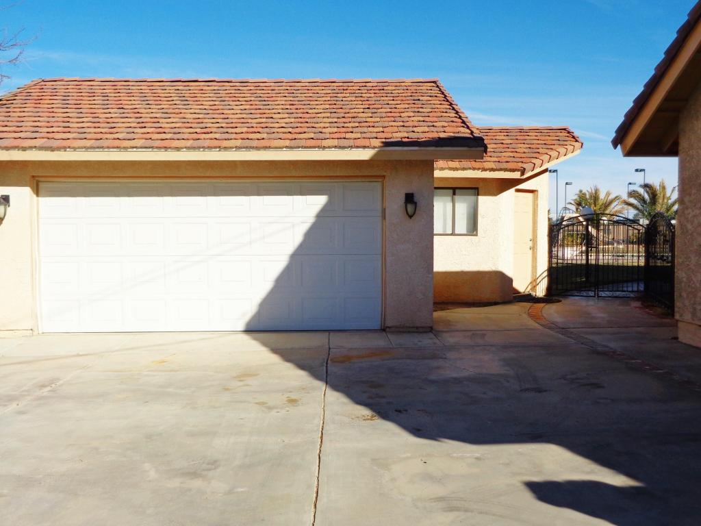 42722 W 20th Street, Lancaster, CA 93534