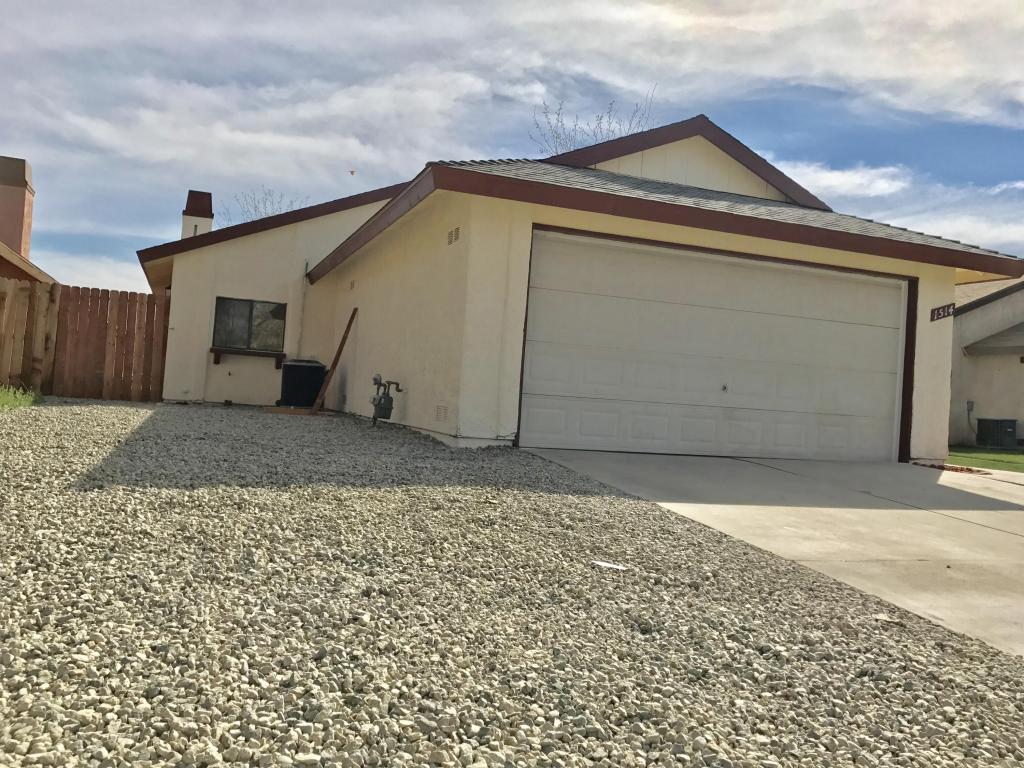 1514 E Avenue J3, Lancaster, CA 93535