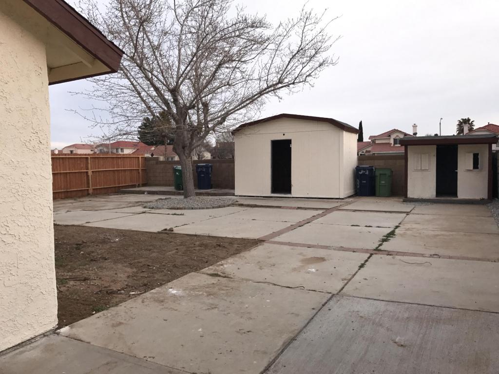 1514 E Avenue J3, Lancaster, CA 93535