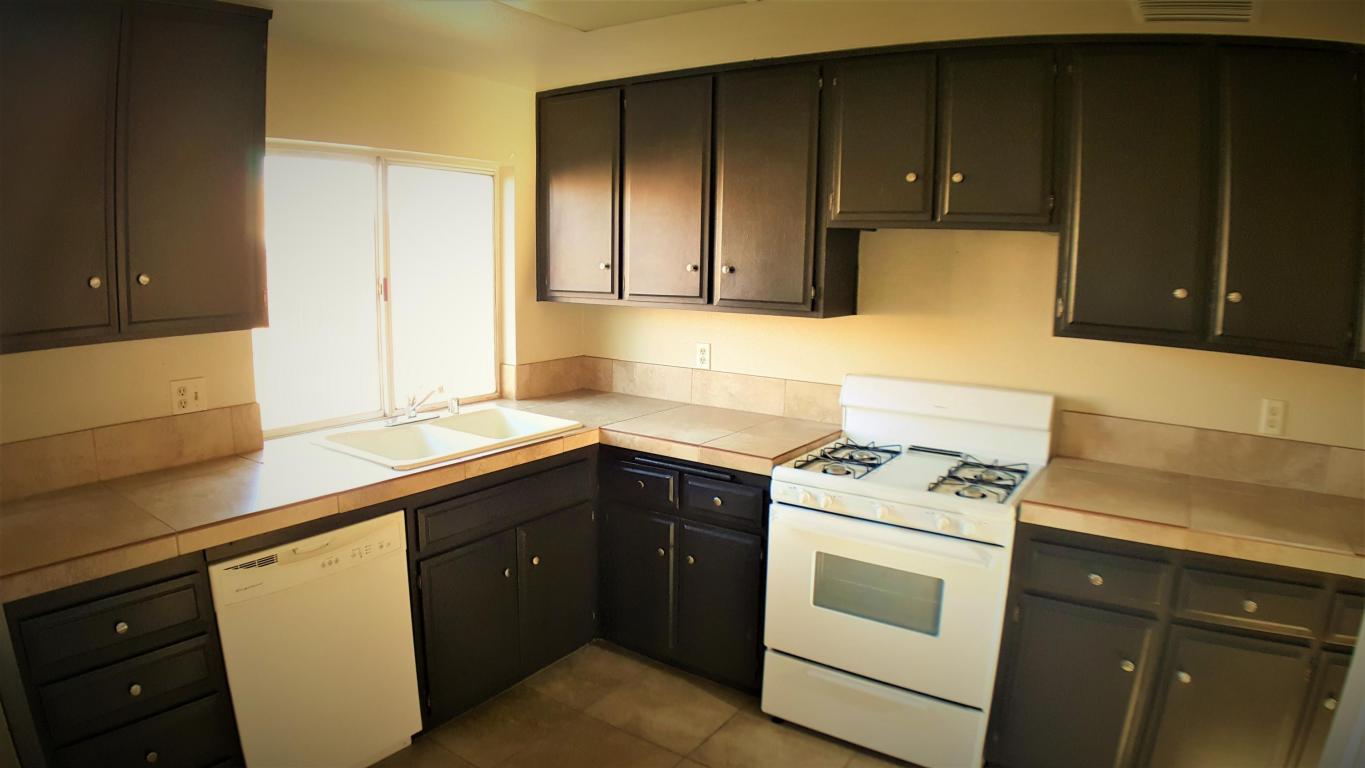 1023 E Kildare Street, Lancaster, CA 93535