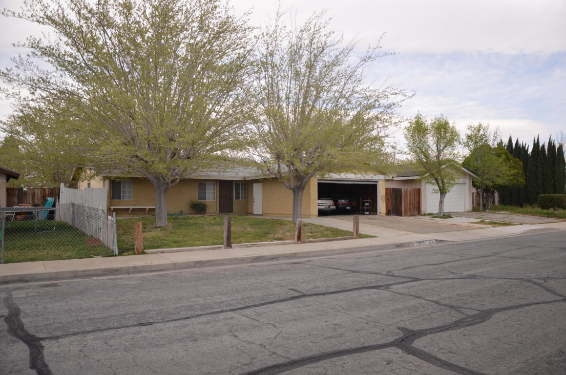 3729 W Avenue K15, Lancaster, CA 93536