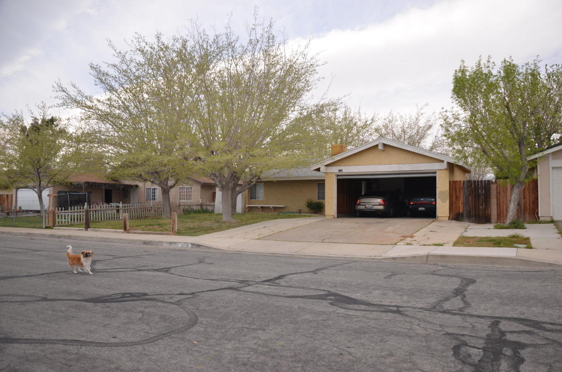 3729 W Avenue K15, Lancaster, CA 93536