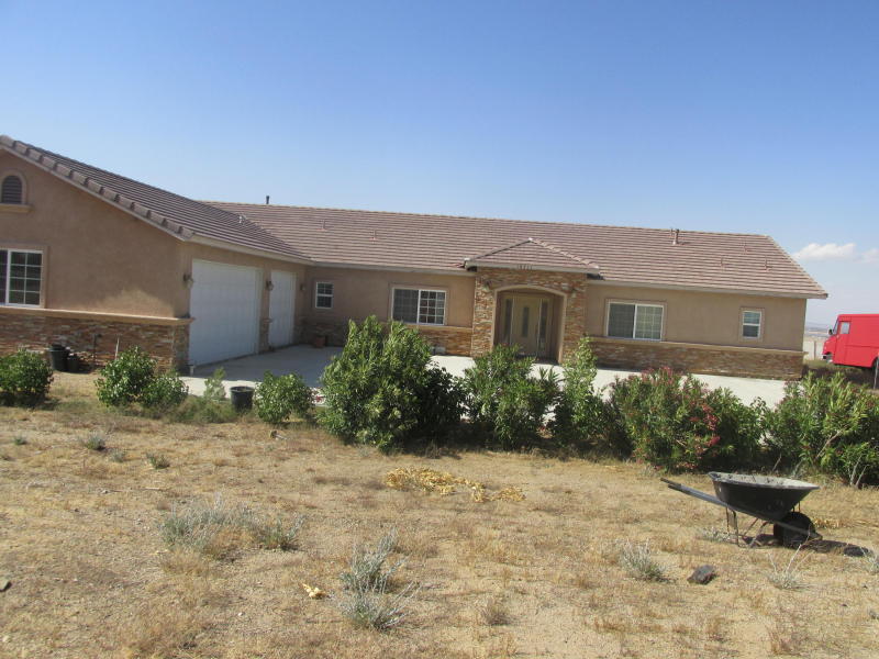 10711 Silverwind Avenue, Lancaster, CA 93536