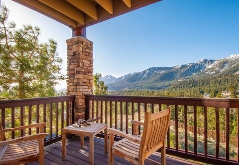 300 Juniper Springs Dr #102, Mammoth Lakes, CA 93546