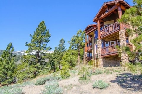 300 Juniper Springs Dr #102, Mammoth Lakes, CA 93546