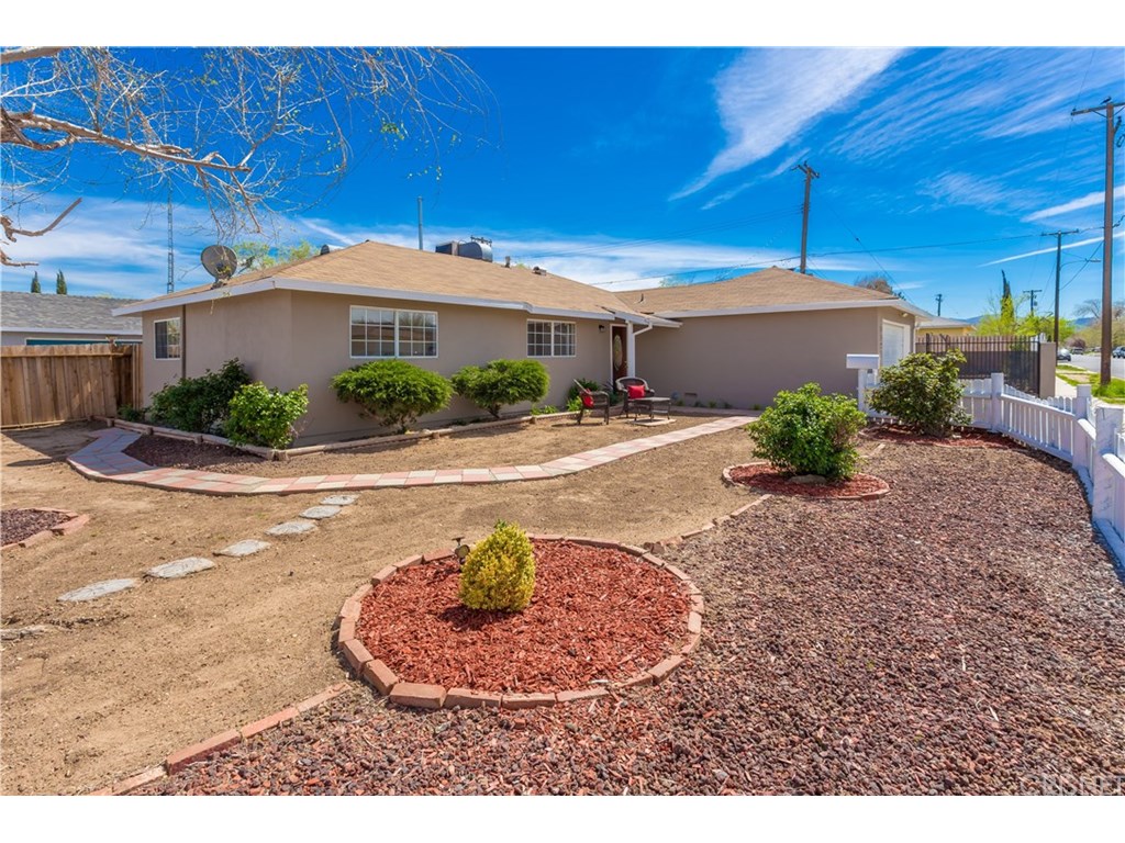 3302 E Avenue Q, Palmdale, CA 93550