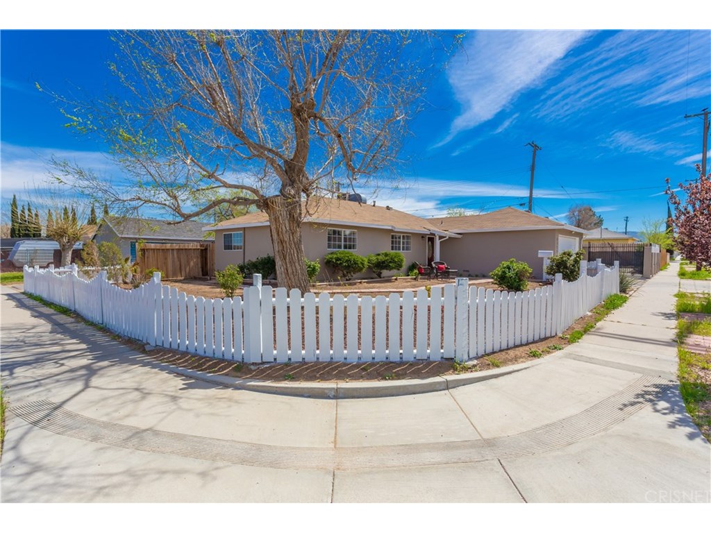 3302 E Avenue Q, Palmdale, CA 93550