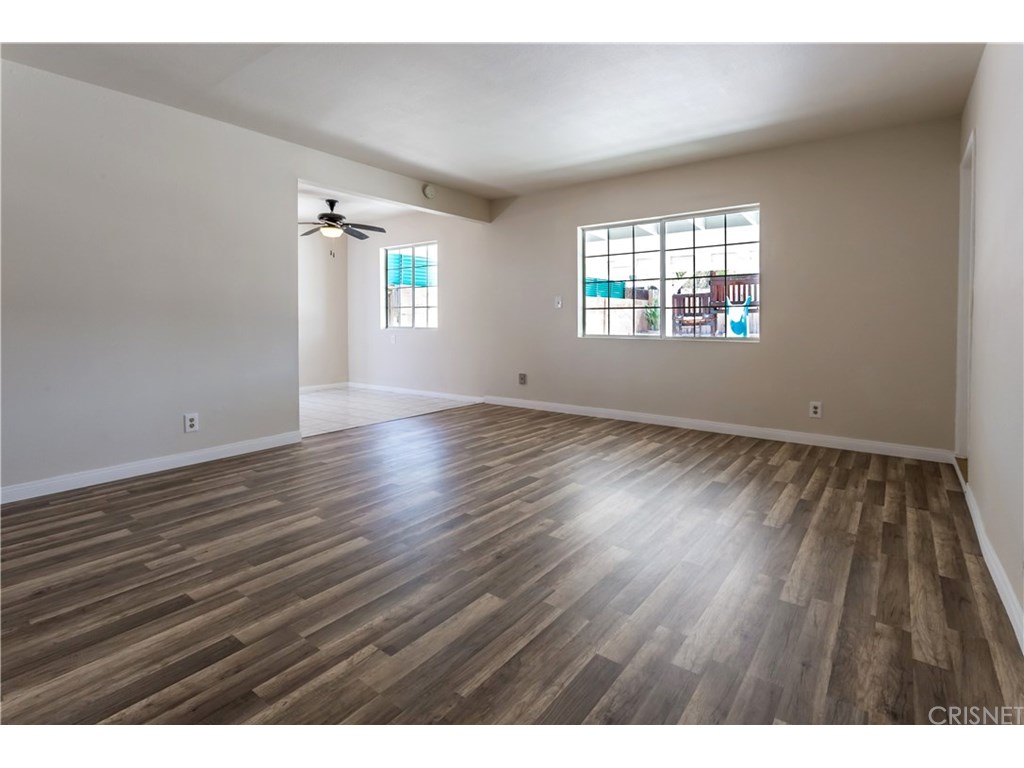 3302 E Avenue Q, Palmdale, CA 93550