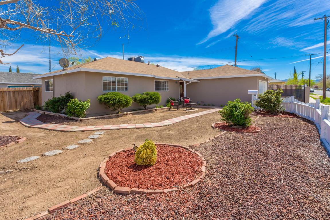 3302 E Avenue Q, Palmdale, CA 93550