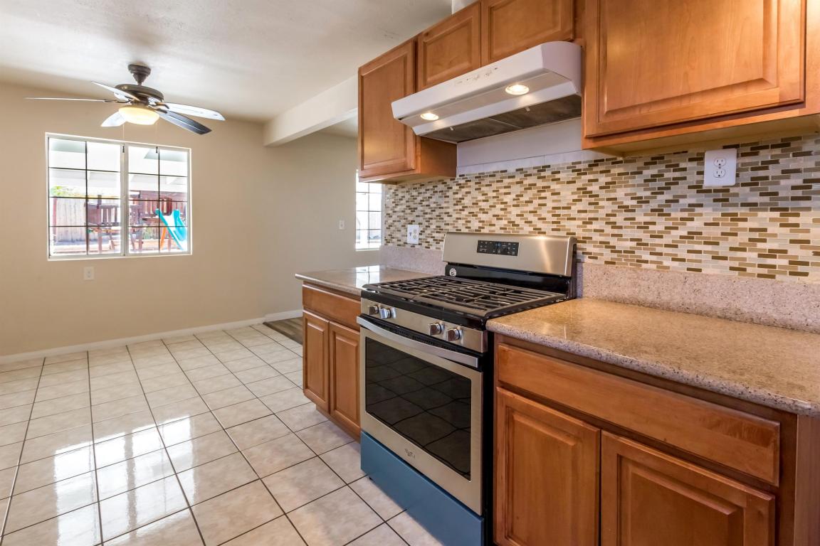 3302 E Avenue Q, Palmdale, CA 93550