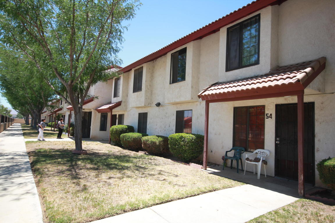 2260 E Avenue Q4, Palmdale, CA 93550
