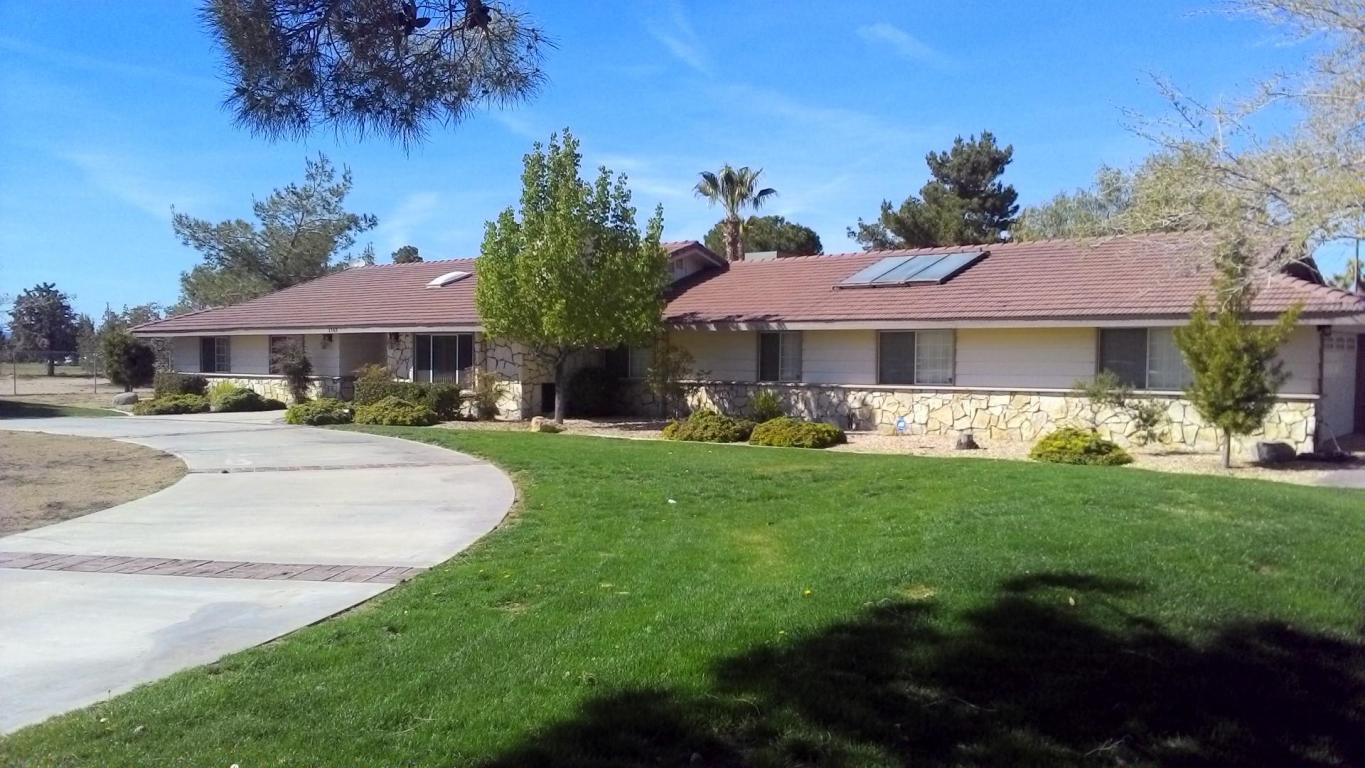 1707 W Avenue O-8, Palmdale, CA 93551