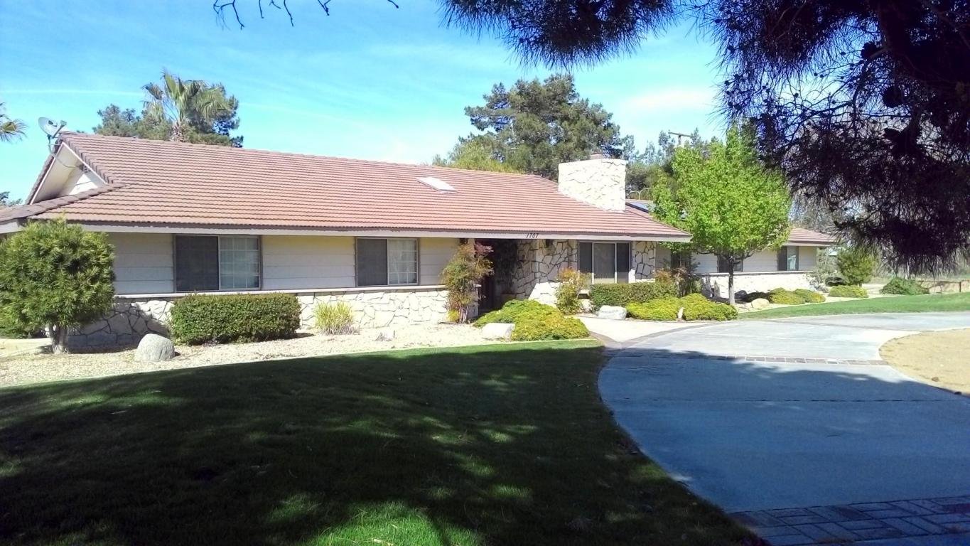1707 W Avenue O-8, Palmdale, CA 93551