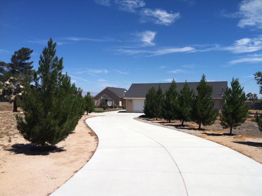 2039 W Avenue M12, Palmdale, CA 93551