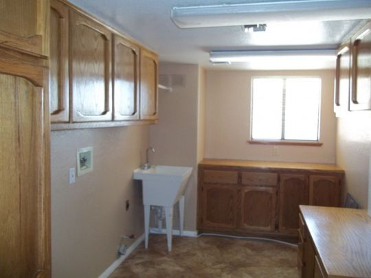 2336 S Desert Cassia ST, Ridgecrest, CA 93555