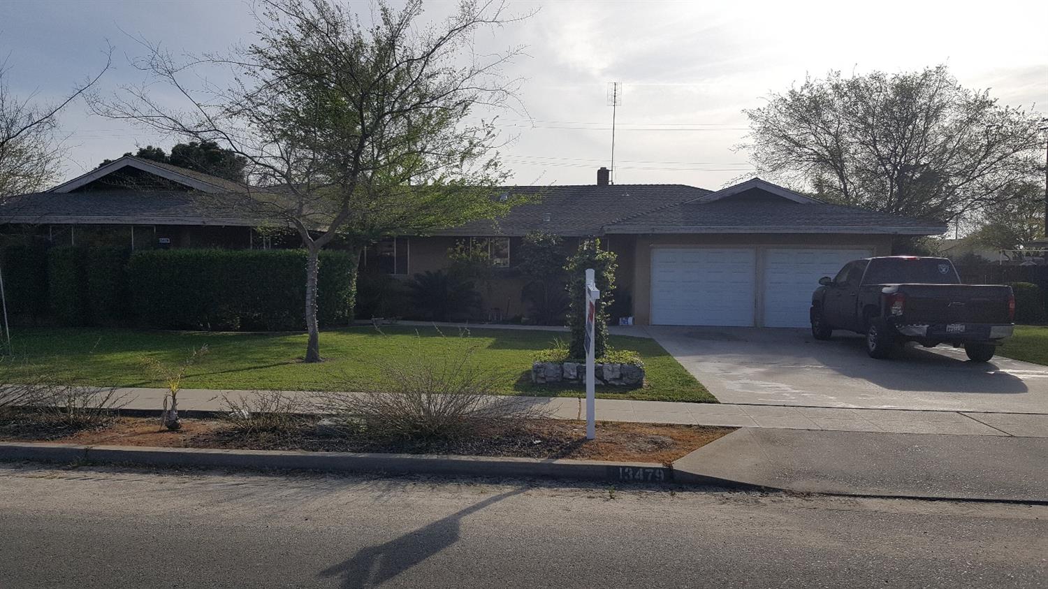 13565 South Oak Avenue, Caruthers, CA 93609