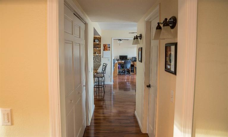 7234 North Traverse Avenue, Clovis, CA 93619
