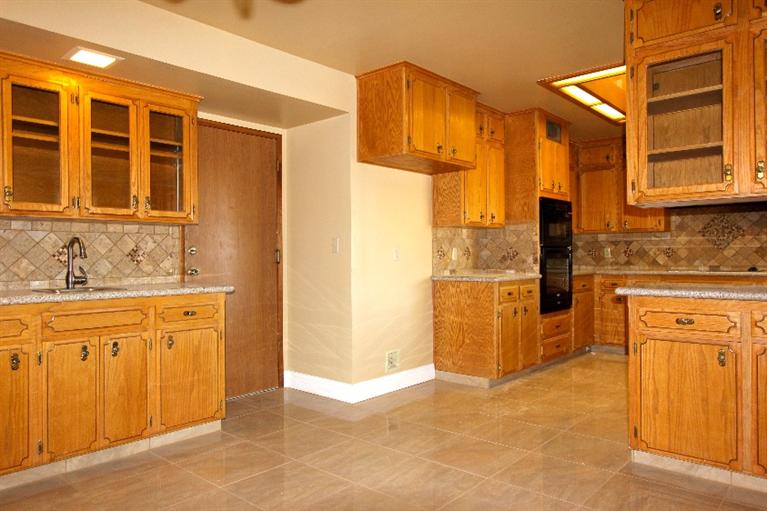 11180 North Stanford Avenue, Clovis, CA 93619