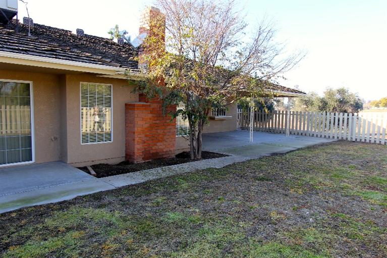 11180 North Stanford Avenue, Clovis, CA 93619