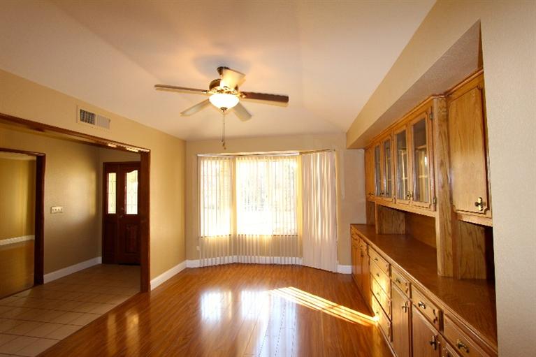11180 North Stanford Avenue, Clovis, CA 93619