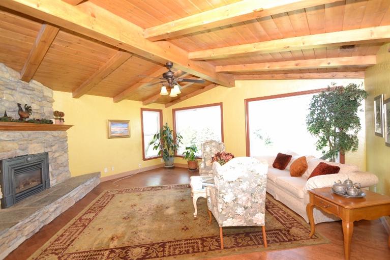 8580 Chamise Avenue, Clovis, CA 93619