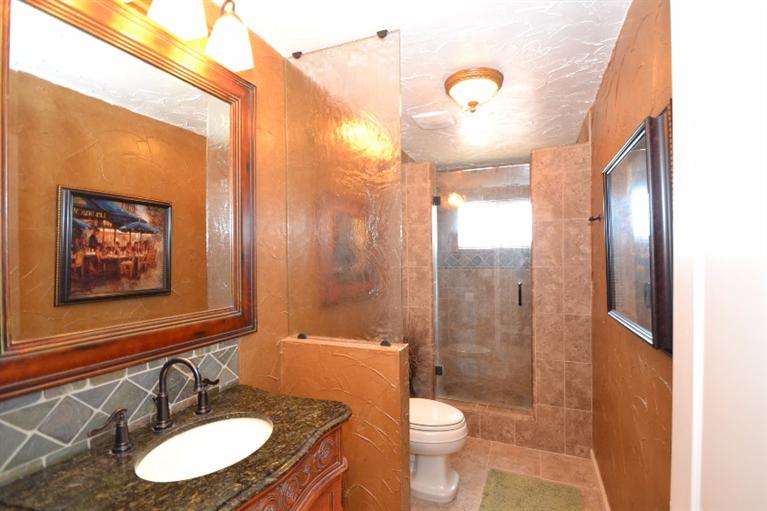 8580 Chamise Avenue, Clovis, CA 93619
