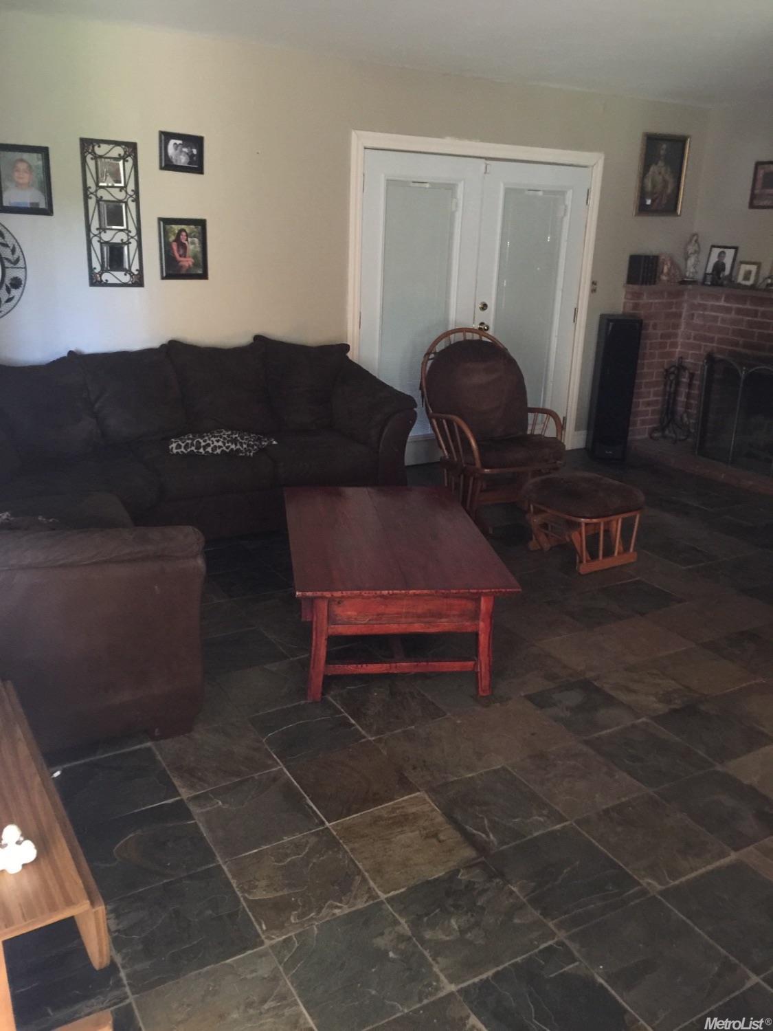 914Granada Cir, Los Banos, CA 93635