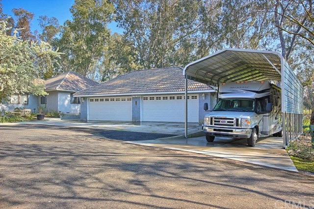 17633 Road 400, Madera, United States 93636