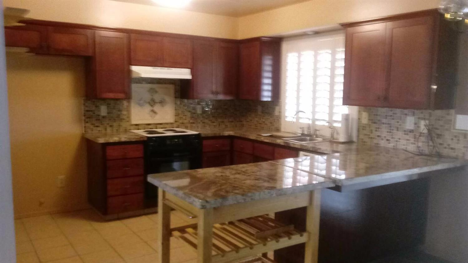 544 Autumn Court, Madera, CA 93637