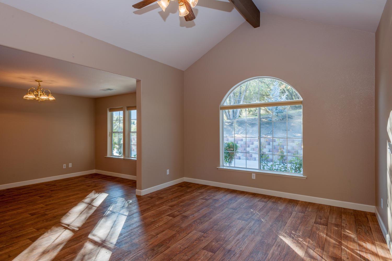 46283 Vista Del Rio Drive, Oakhurst, CA 93644