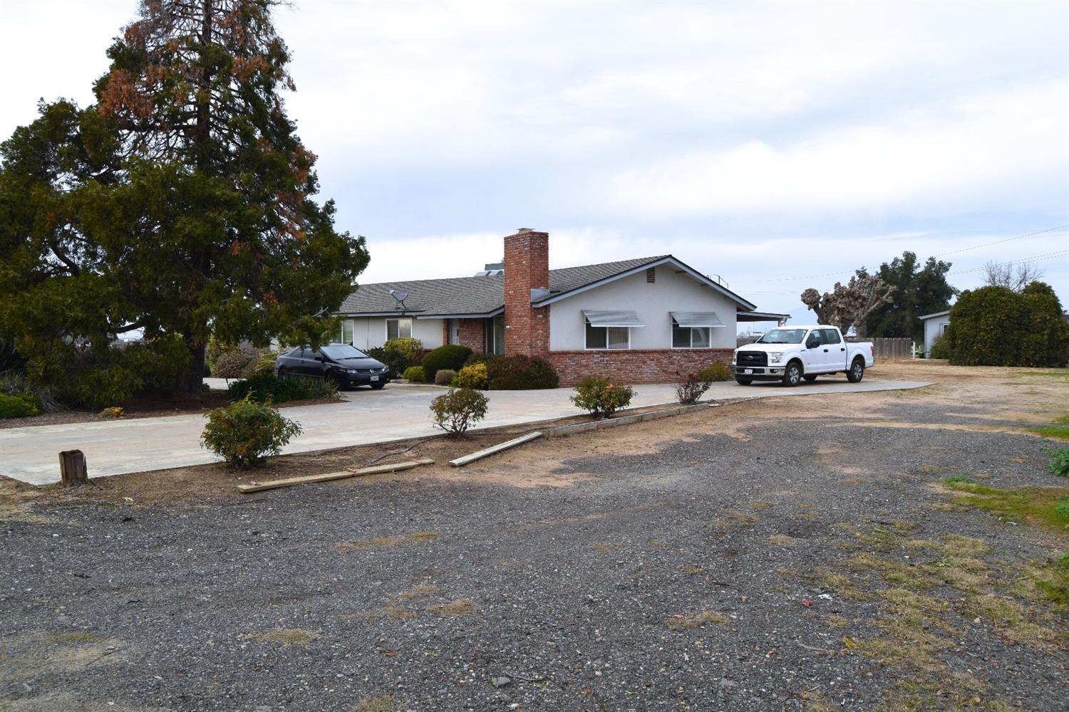 22304 East Parlier Avenue, Reedley, CA 93654