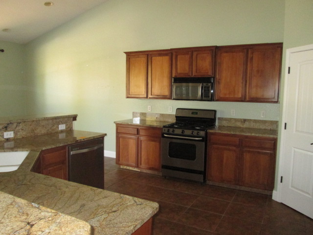 348 Willow Glenn DrReedley, CA, 93654Fresno County
