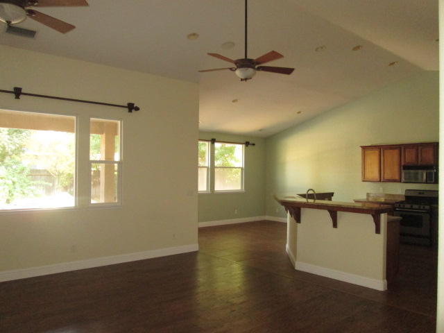 348 Willow Glenn DrReedley, CA, 93654Fresno County
