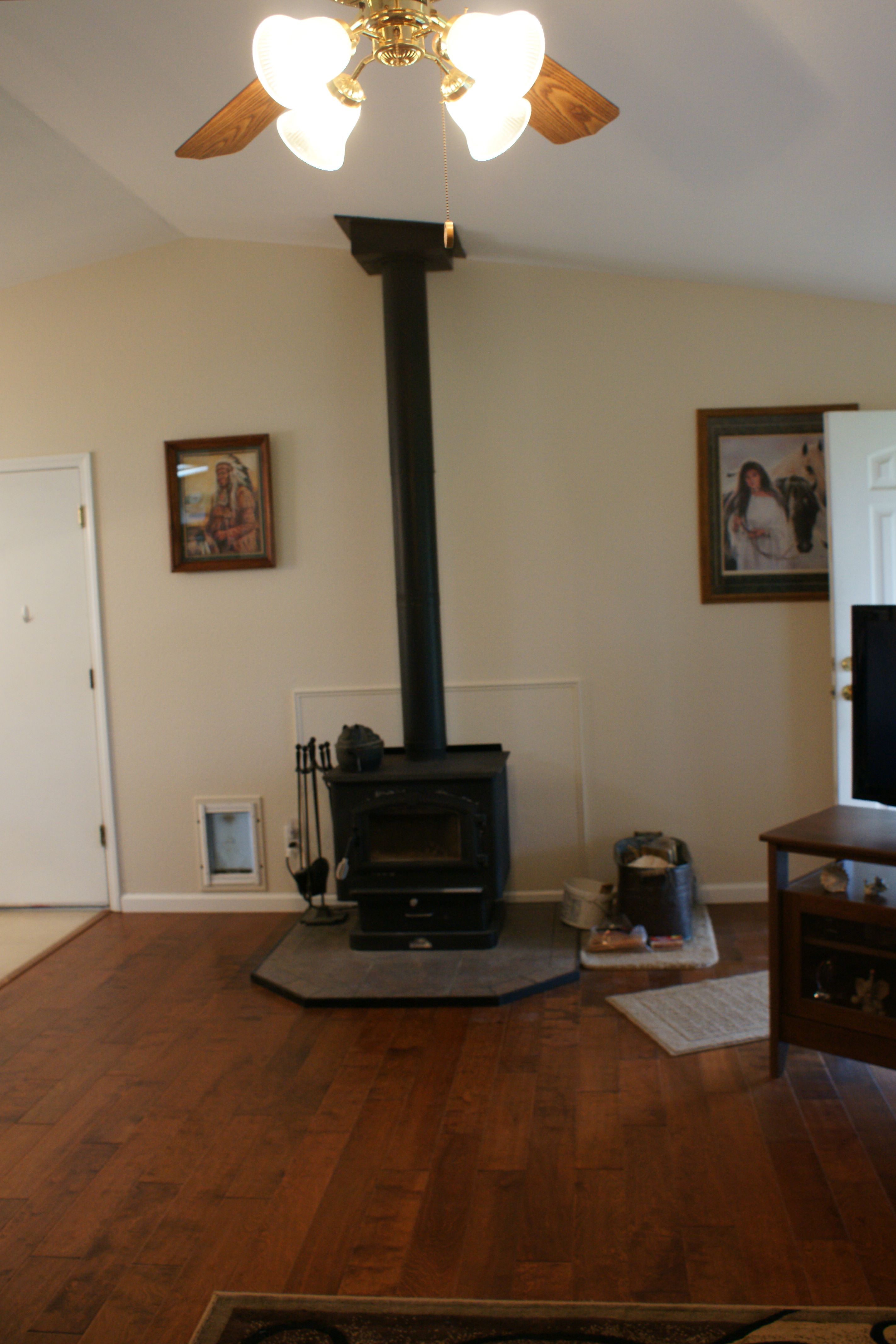 8062 Monreal Dr, Sanger, CA 93657
