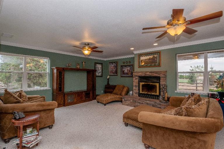 11892 East Princeton Avenue, Sanger, CA 93657