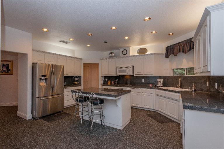 11892 East Princeton Avenue, Sanger, CA 93657