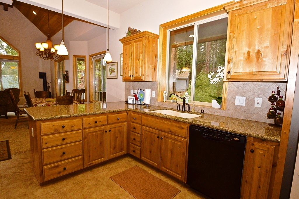 42401 Leisure Lane, Shaver Lake, United States 93664