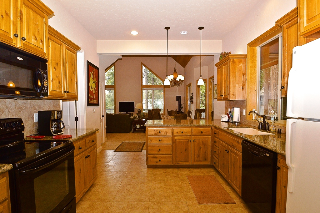 42401 Leisure Lane, Shaver Lake, United States 93664