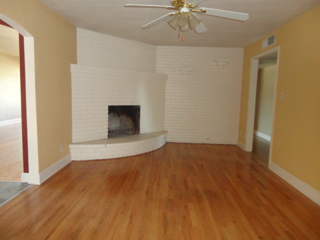 2711 E Simpson AveFresno, CA, 93703Fresno County