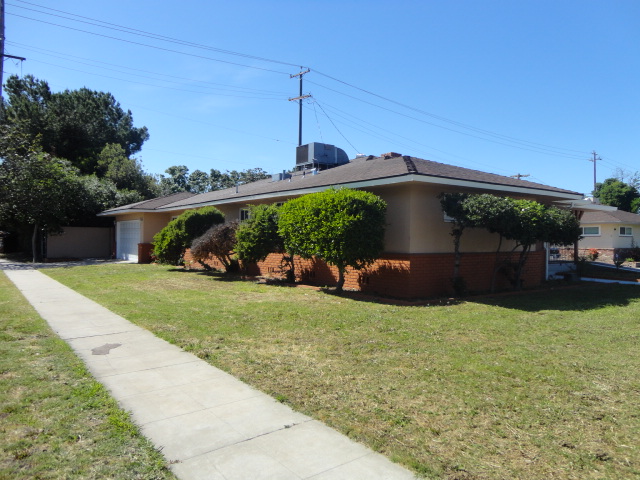 2711 E Simpson AveFresno, CA, 93703Fresno County