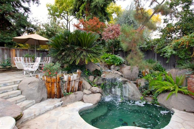 823 East Ashcroft Avenue, Fresno, CA 93704