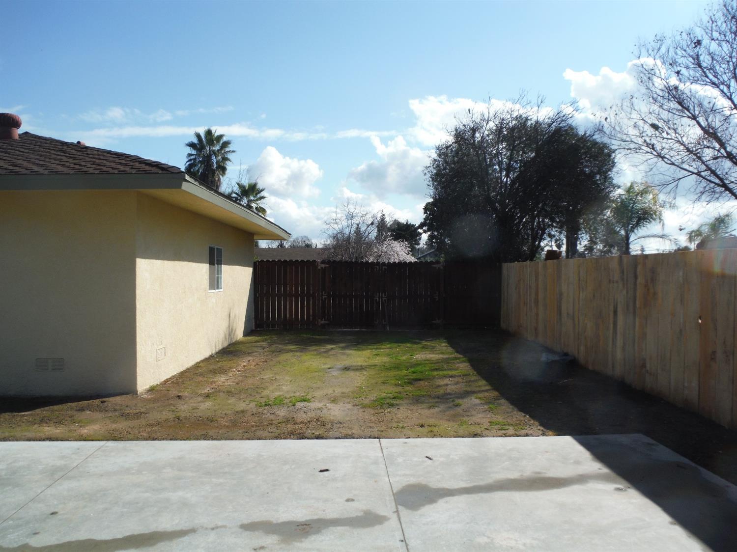 4265 North Fruit Avenue, Fresno, CA 93705