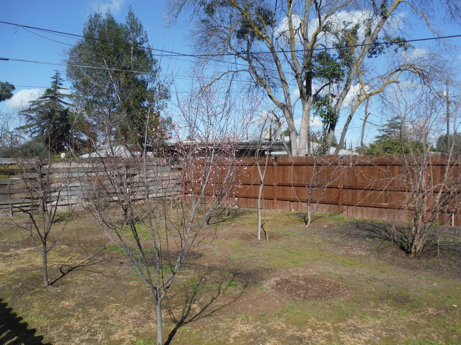 4265 North Fruit Avenue, Fresno, CA 93705
