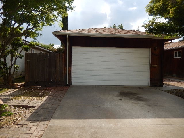 5631 N Anna StFresno, CA, 93710Fresno County