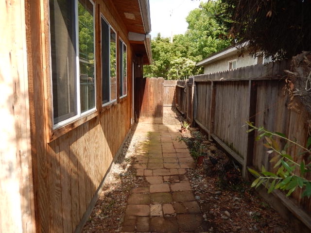 5631 N Anna StFresno, CA, 93710Fresno County