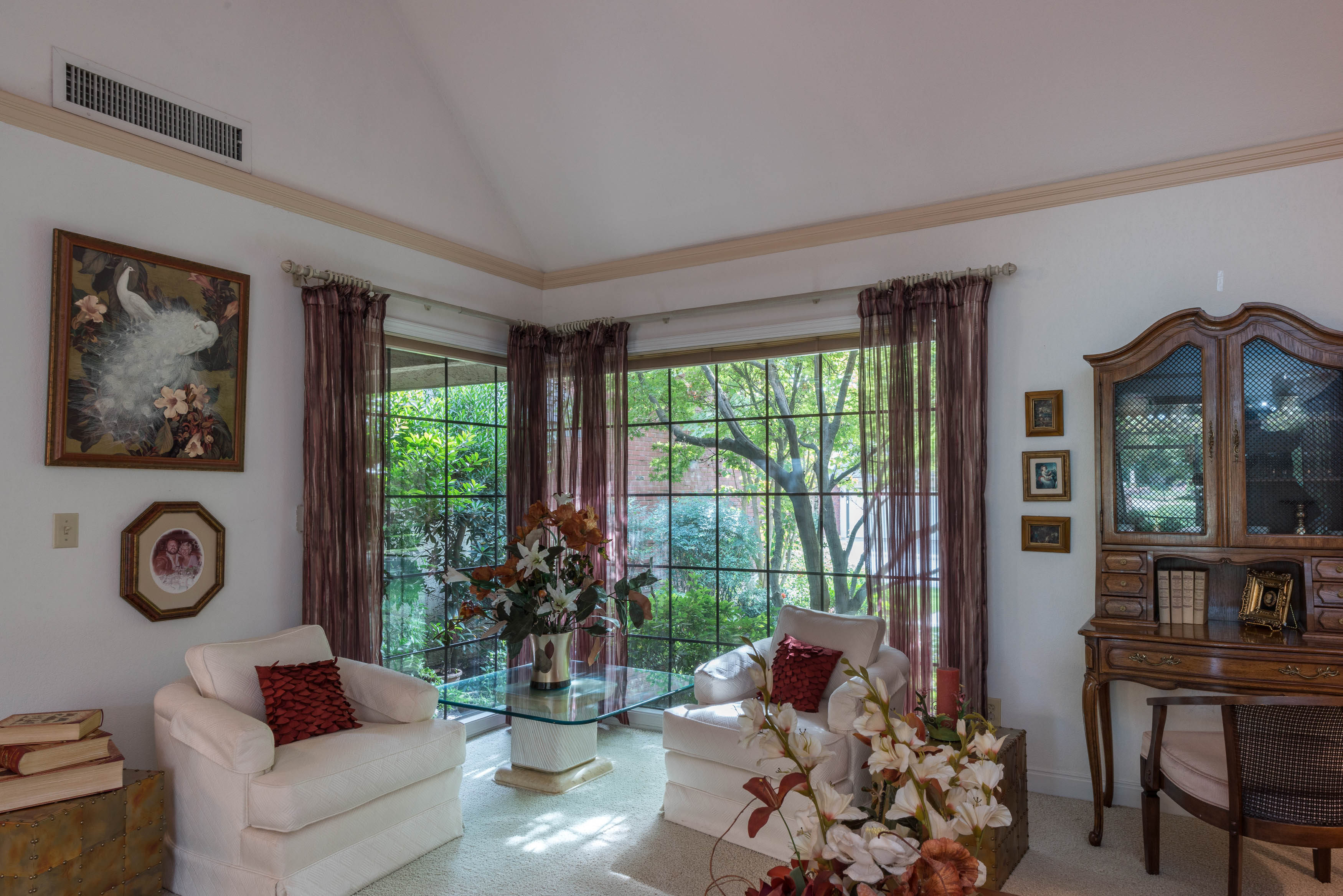 2555 W. Bluff #166, Fresno, United States 93711