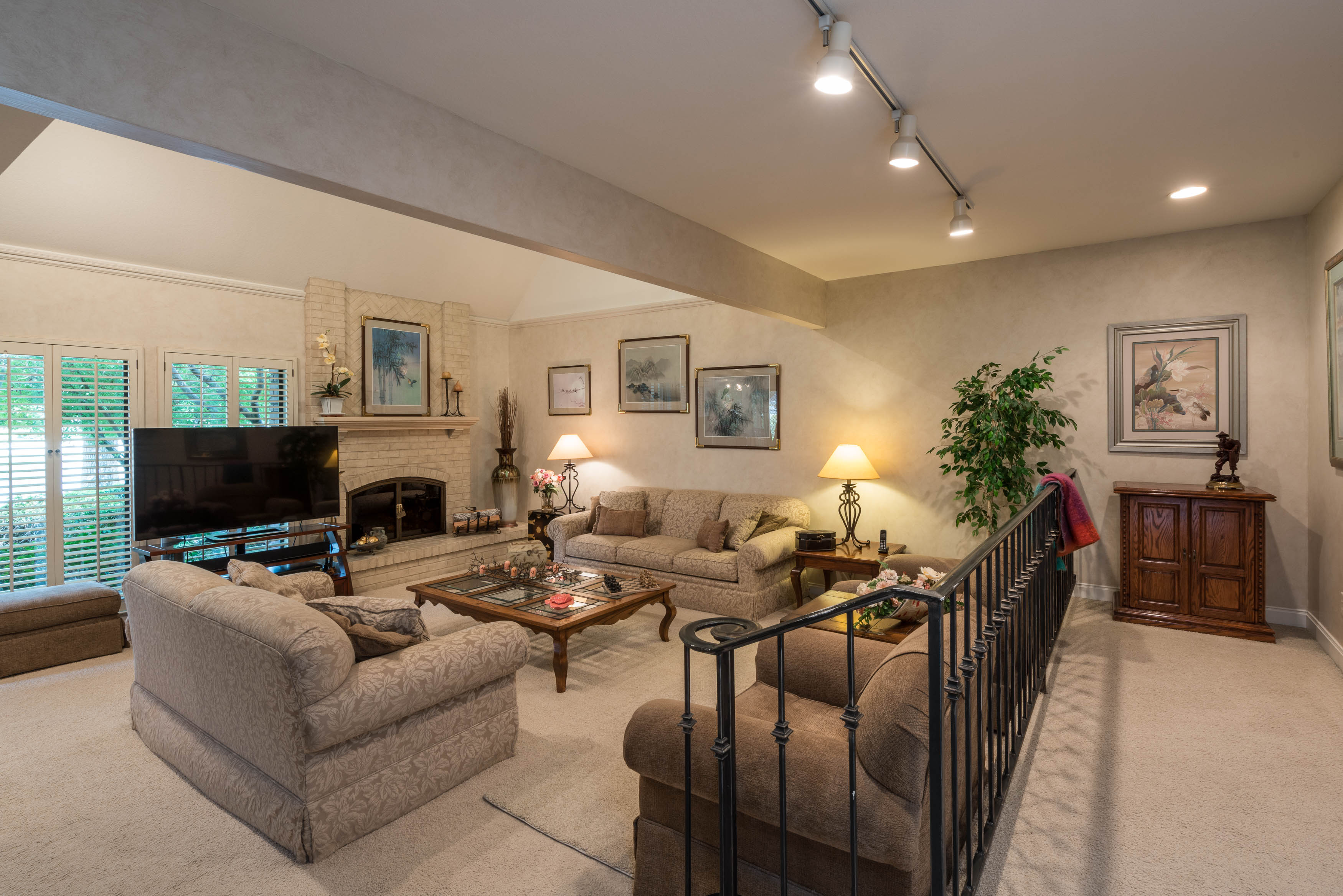 2555 W. Bluff #166, Fresno, United States 93711