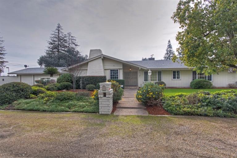 1233 West Moraga Road, Fresno, CA 93711