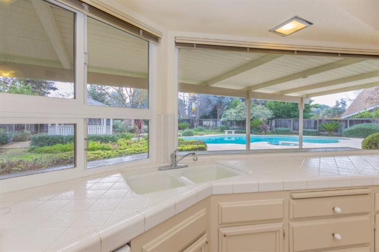 1233 West Moraga Road, Fresno, CA 93711